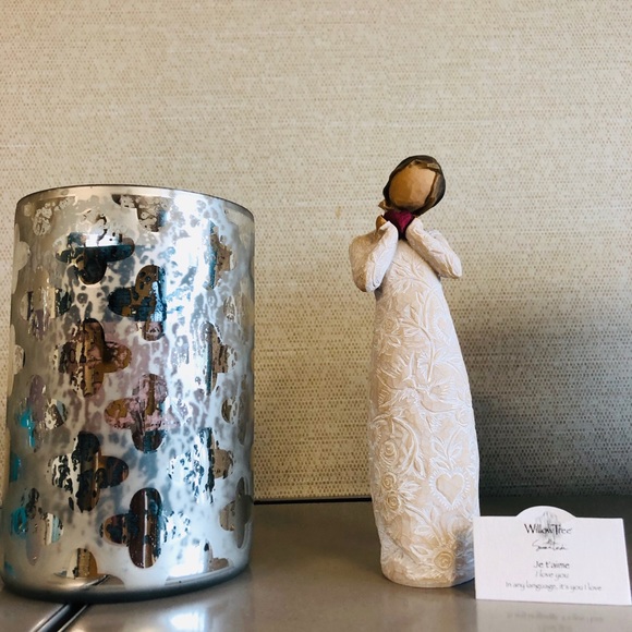 Meet your Posher, Mari - Picture 1 of 1